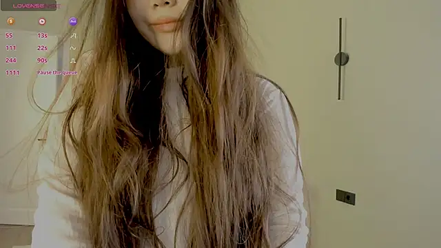 Snapshot of Aiko_mainee chatting on 02/15/26, 03:18 Aiko mainee online show from 02/15/26, 03:18