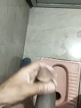 Snapshot of 8inchhere chatting on 02/15/26, 07:02 8inchhere online show from 02/15/26, 07:02