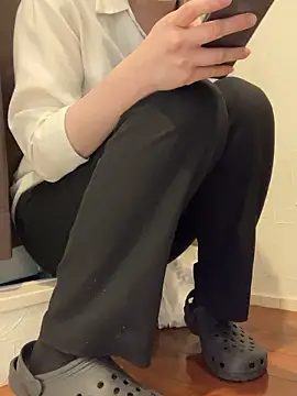 Snapshot of pon05240 chatting on 06/12/26, 05:05 pon05240 online show from 06/12/26, 05:05
