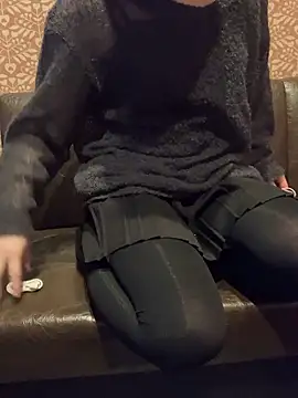 Snapshot of pon05240 chatting on 04/07/26, 06:04 pon05240 online show from 04/07/26, 06:04