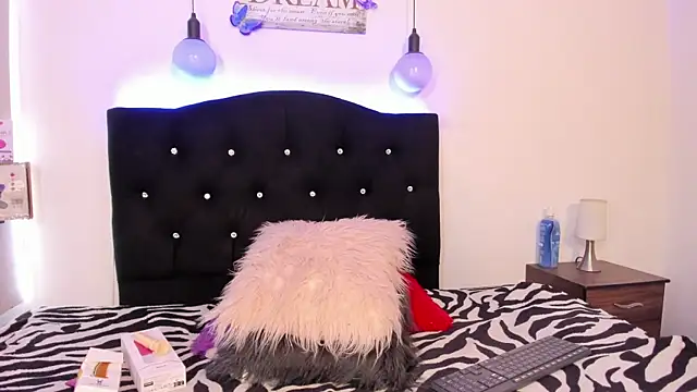 emmy  dreams online show from 01/14/26, 10:13