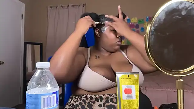Chocolatebunnyxx96 online show from 05/30/26, 02:40
