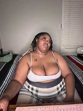 Chocolatebunnyxx96 online show from 04/05/26, 03:24