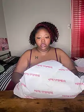 Chocolatebunnyxx96 online show from 03/03/26, 09:44