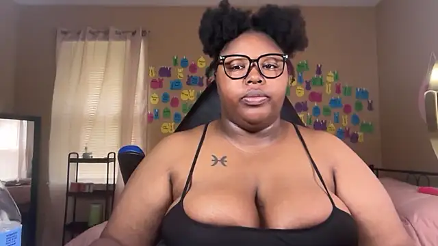 Chocolatebunnyxx96 online show from 06/09/26, 04:08