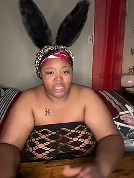 Chocolatebunnyxx96 online show from 02/25/26, 06:02