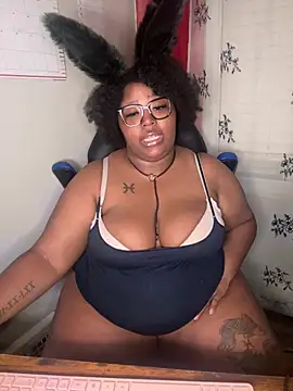 Chocolatebunnyxx96 online show from 03/08/26, 02:04