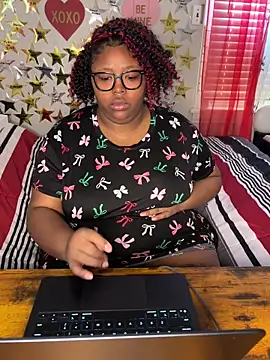 Chocolatebunnyxx96 online show from 02/17/26, 05:32