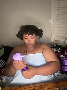 Chocolatebunnyxx96 online show from 04/28/26, 02:49