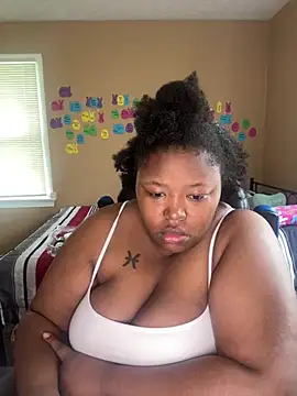Chocolatebunnyxx96 online show from 05/09/26, 01:25