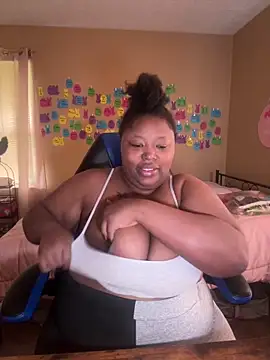 Chocolatebunnyxx96 online show from 05/25/26, 04:17