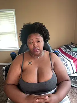Chocolatebunnyxx96 online show from 05/05/26, 02:53