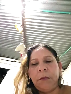 Snapshot of chiquitahot_ chatting on 03/26/26, 06:44 chiquitahot online show from 03/26/26, 06:44