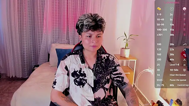 Zury Ramirez online show from 04/13/26, 10:14