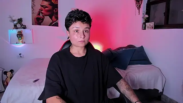 Zury Ramirez online show from 02/13/26, 09:26