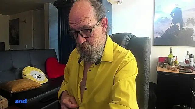 Snapshot of Uncle_Hottie chatting on 06/03/26, 09:30 Uncle Hottie online show from 06/03/26, 09:30