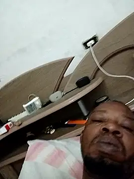 Snapshot of Negaomalinha1 chatting on 04/01/26, 01:41 Negaomalinha1 online show from 04/01/26, 01:41