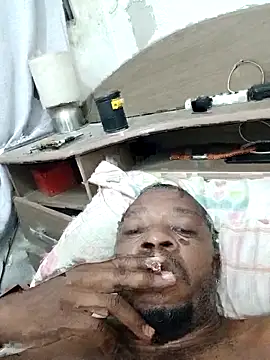 Snapshot of Negaomalinha1 chatting on 02/17/26, 06:38 Negaomalinha1 online show from 02/17/26, 06:38