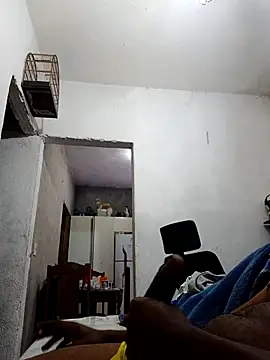 Snapshot of Negaomalinha1 chatting on 04/05/26, 04:13 Negaomalinha1 online show from 04/05/26, 04:13