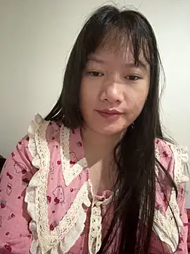 Snapshot of Suni-ii chatting on 05/18/26, 11:42 Suni-ii online show from 05/18/26, 11:42