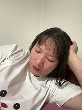 Snapshot of Suni-ii chatting on 05/14/26, 11:29 Suni-ii online show from 05/14/26, 11:29