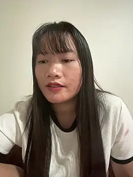 Snapshot of Suni-ii chatting on 04/22/26, 10:55 Suni-ii online show from 04/22/26, 10:55
