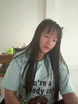 Snapshot of Suni-ii chatting on 05/22/26, 11:30 Suni-ii online show from 05/22/26, 11:30