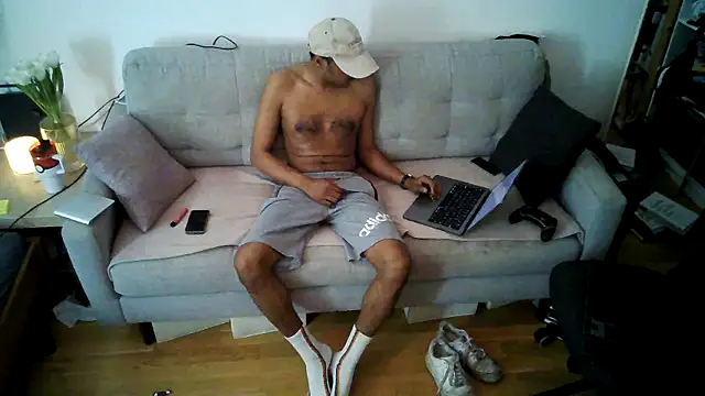 teamrocket1433 online show from 04/19/26, 09:32