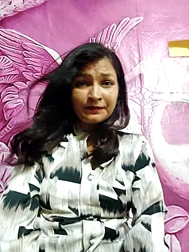 Snapshot of Priyaa_1433 chatting on 06/27/26, 05:52 Priyaa 1433 online show from 06/27/26, 05:52