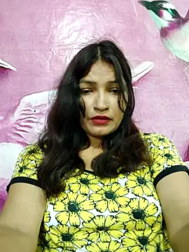 Snapshot of Priyaa_1433 chatting on 07/06/26, 07:04 Priyaa 1433 online show from 07/06/26, 07:04
