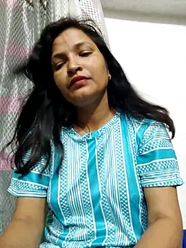 Snapshot of Priyaa_1433 chatting on 06/19/26, 02:39 Priyaa 1433 online show from 06/19/26, 02:39