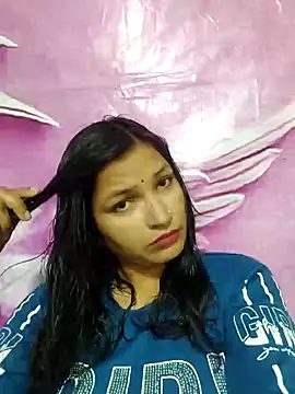 Snapshot of Priyaa_1433 chatting on 07/23/26, 04:32 Priyaa 1433 online show from 07/23/26, 04:32