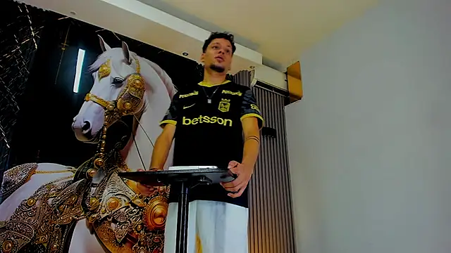 Lucas hot 20 online show from 03/04/26, 11:51