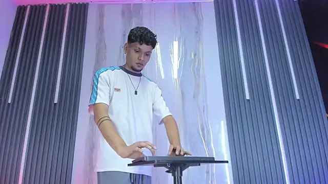 Lucas hot 20 online show from 02/26/26, 07:41