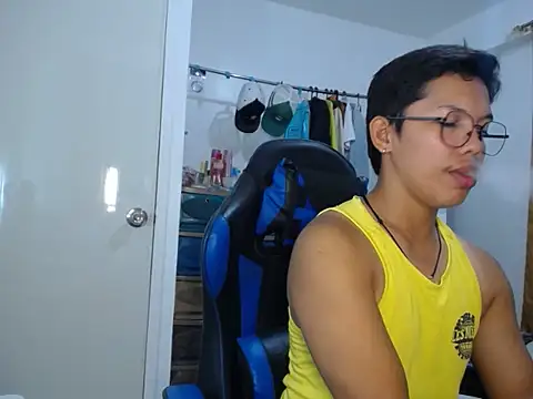holly oreo online show from 06/19/26, 02:01