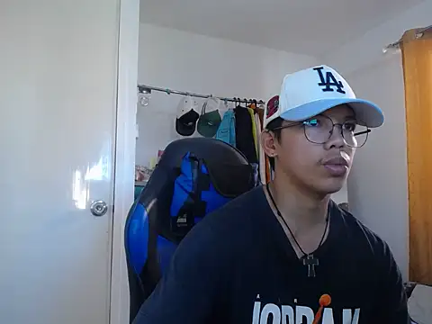 holly oreo online show from 06/17/26, 11:47