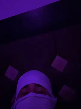 hotguymx777 online show from 04/21/26, 07:04