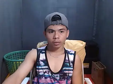 Snapshot of pinoymonstercock_xx chatting on 01/07/26, 06:29 pinoymonstercock xx online show from 01/07/26, 06:29