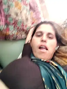 Snapshot of Bhavna8080 chatting on 06/11/26, 03:36 Bhavna8080 online show from 06/11/26, 03:36
