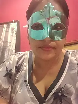 Snapshot of 01Roshani chatting on 07/12/26, 12:17 01Roshani online show from 07/12/26, 12:17