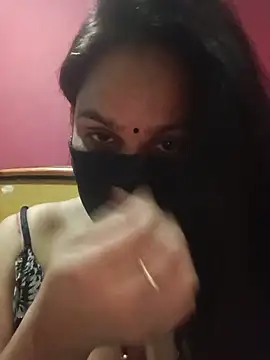 Snapshot of 01Roshani chatting on 06/11/26, 09:06 01Roshani online show from 06/11/26, 09:06