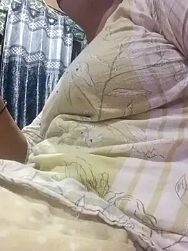 Snapshot of 01Roshani chatting on 06/02/26, 12:27 01Roshani online show from 06/02/26, 12:27