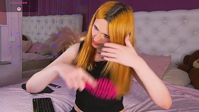 LunaBl1ss online show from 03/28/26, 03:13