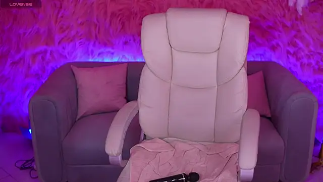 AlexaFleur online show from 04/11/26, 06:32