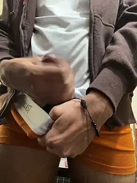 Snapshot of calientmex chatting on 02/09/26, 04:05 calientmex online show from 02/09/26, 04:05