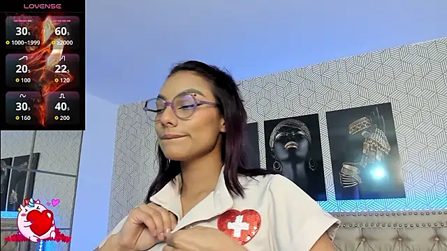 Snapshot of MeganRosseX chatting on 02/04/26, 11:00 MeganRosseX online show from 02/04/26, 11:00