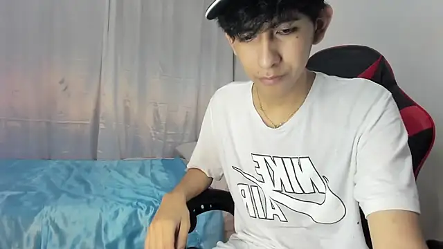 julian xx online show from 05/04/26, 07:17