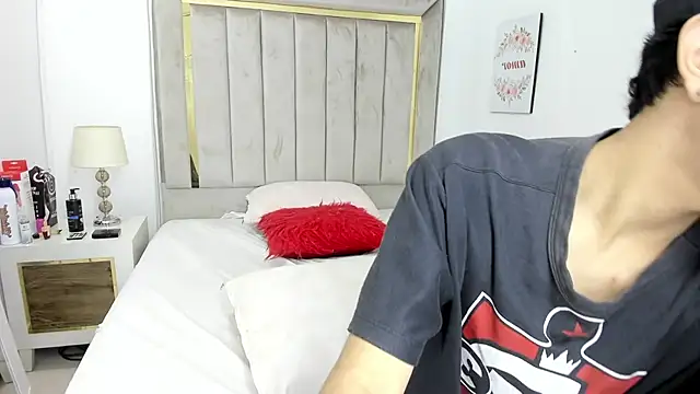 julian xx online show from 01/06/26, 07:29