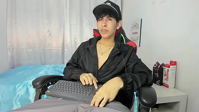 julian xx online show from 05/01/26, 07:08