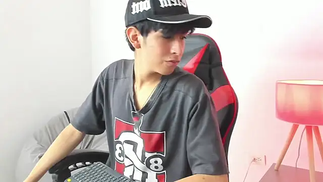 julian xx online show from 05/19/26, 07:21